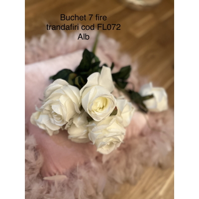 Buchet 7 fire trandafiri cod FL072 Alb