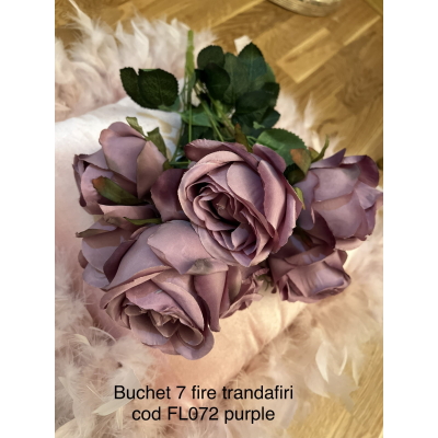 Buchet 7 fire trandafiri cod FL072 Purple