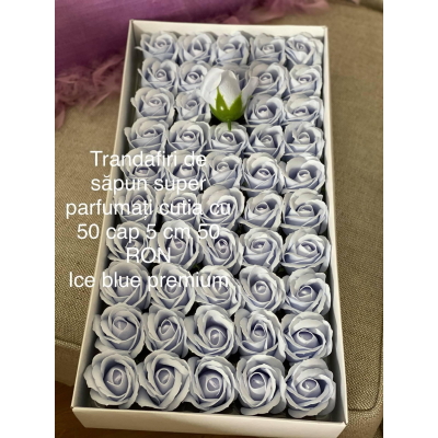 Trandafiri de săpun premium superparfumați Ice blue