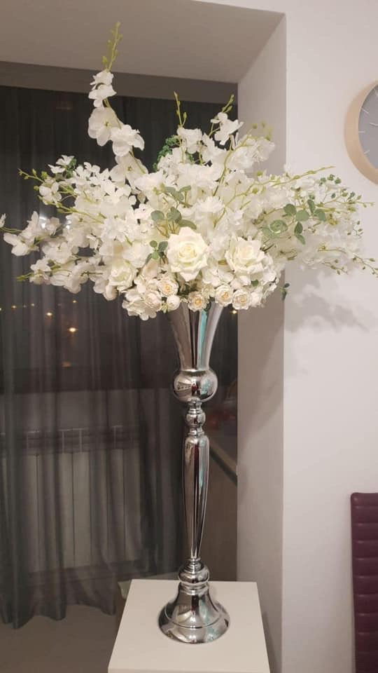 Aranjament floral cu flori albe white299