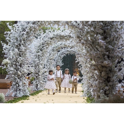 Arcade ovale 2.5m decorata cu flori albe contur pe 1 singura parte
