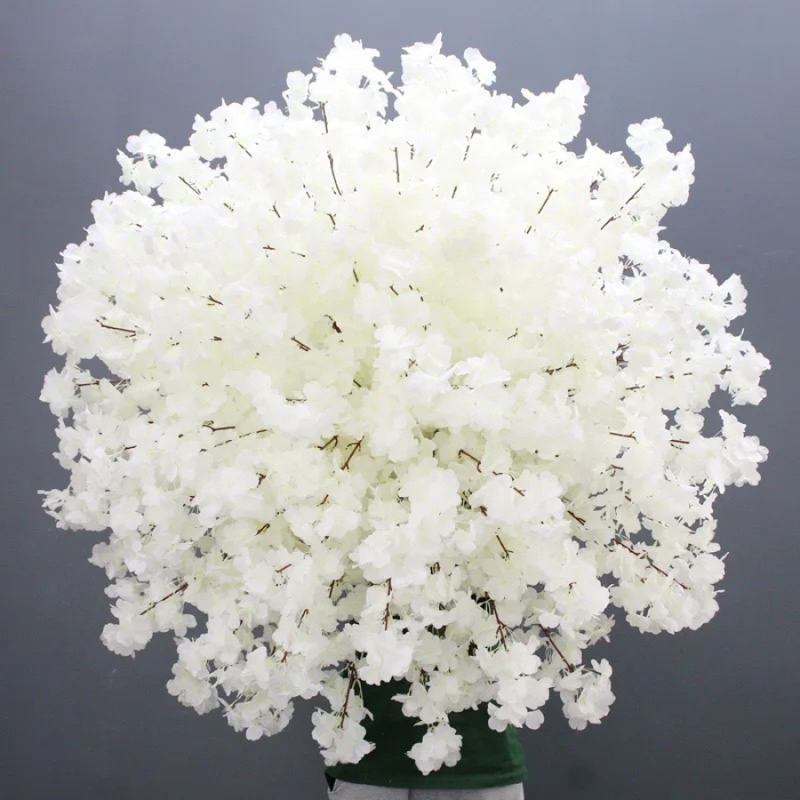 Aranjament floral alb norisor pufos